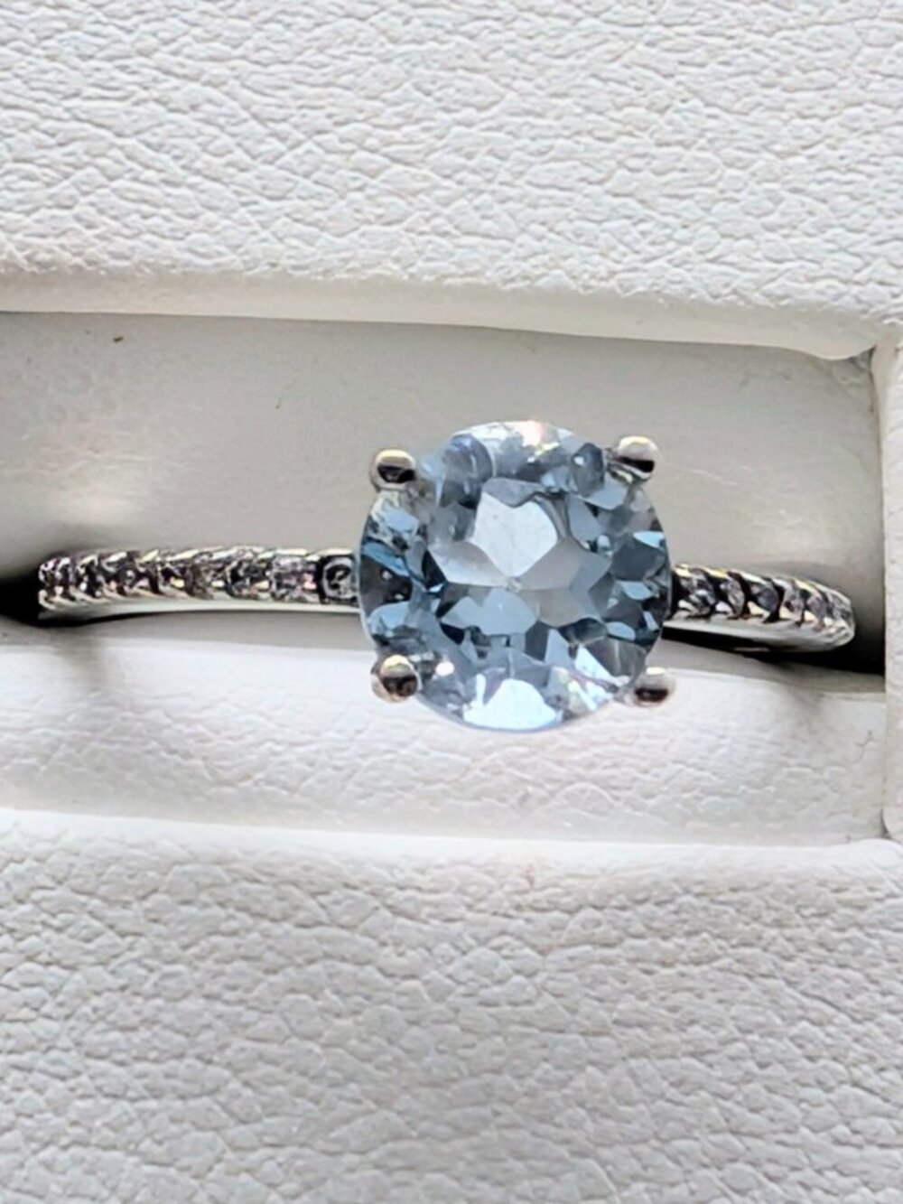 NEW Genuine Diamond and Blue Topaz Ring - Picture 12 of 12